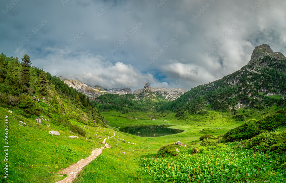 Fototapeta premium A view to the Berchtesgaden valley with lake and mountains 