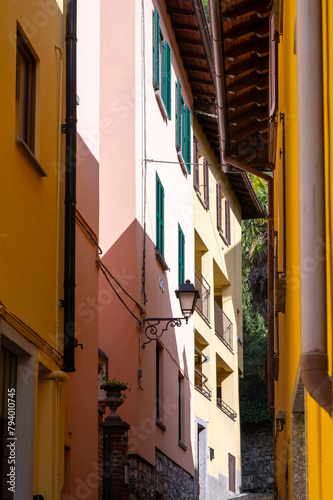 Fototapeta Naklejka Na Ścianę i Meble -  Tourist destination small medieval village of Bellagio with hilly narrow streets and luxurious villas, holiday destination on Lake Como, Italy