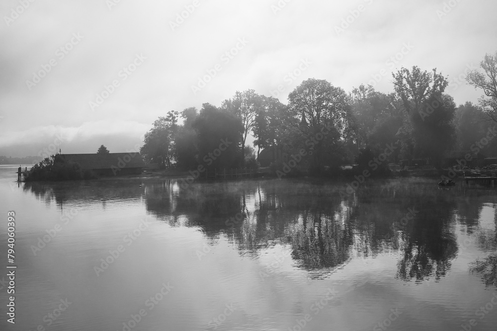Fototapeta premium Insel auf Chiemsee