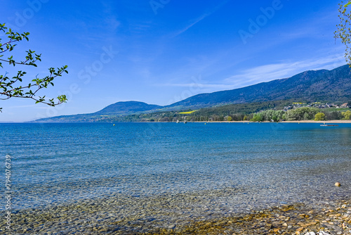 Bevaix, Cortaillod, La Pointe du grain, Neuenburgersee, Seeufer, Uferweg, Kieselstrand, Wassersport, Schifffahrt, Naturschutz, Frühling, Neuenburg, Alpenpanorama, Schweiz photo