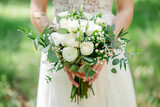 Gros plan sur un bouquet de mariée
