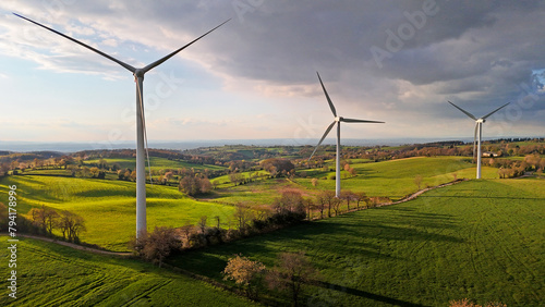 Couleurs de campagne et éoliennes