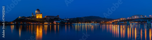 Esztergom Panorama bei Nacht