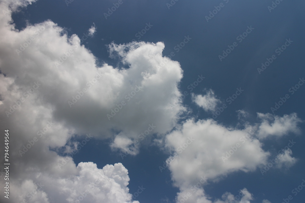 Obraz premium white cloud on blue sky background