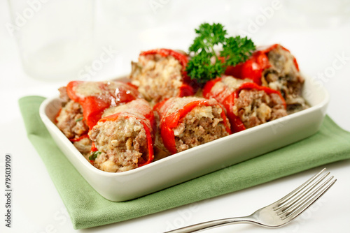 Stuffed peppers with chicken and mushrooms (piquillos).