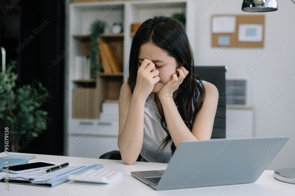 Working female are under stress from working. Working female are under stress from working.