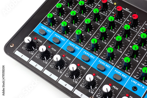 8-channel mixing console for connecting microphones and musical instruments.