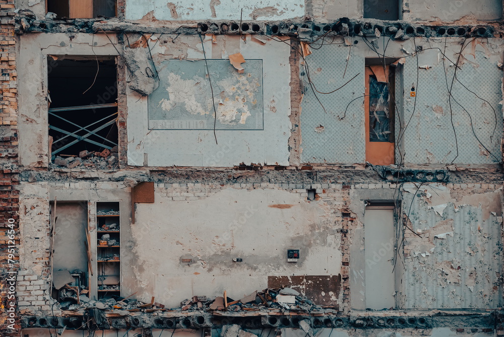 Naklejka premium destroyed and burned houses in the city Russia Ukraine war