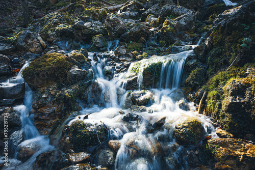 Kleine Wasserfall-Kaskade