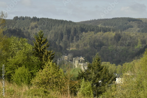 Le château fort dans la vallée de la Semois à Bouillon  photo