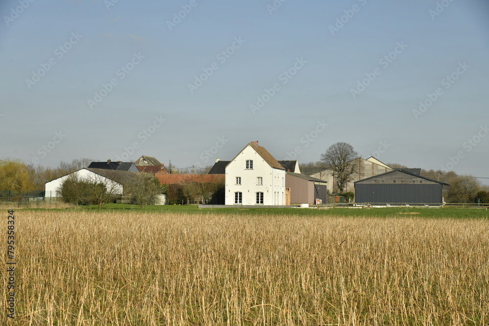 L'une des fermes industrielles aux environs de Silly L'une des fermes industrielles aux environs de Silly