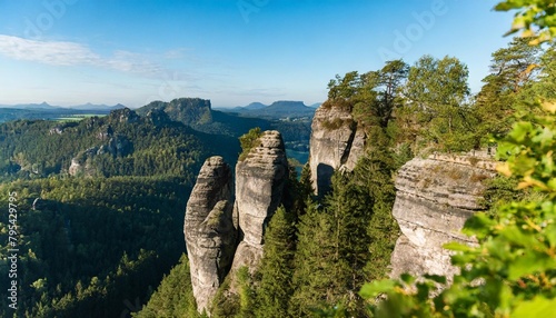 kletterfelsen wehlnadel basteibrucke und lilienstein im morgenlicht nationalpark sachsische schweiz deutschland