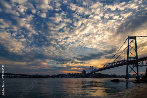 pôr do sol ponte Hercílio luz de Florianopolis Santa Catarina Brasil Florianópolis © Fotos GE