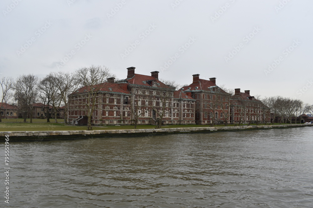 Fototapeta premium houses on the river bank