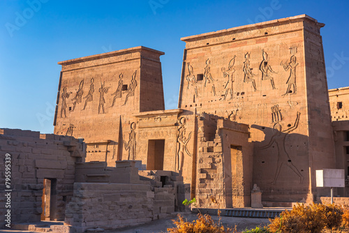Tableau sur toile Philae temple in aswan on the Nile in Egypt