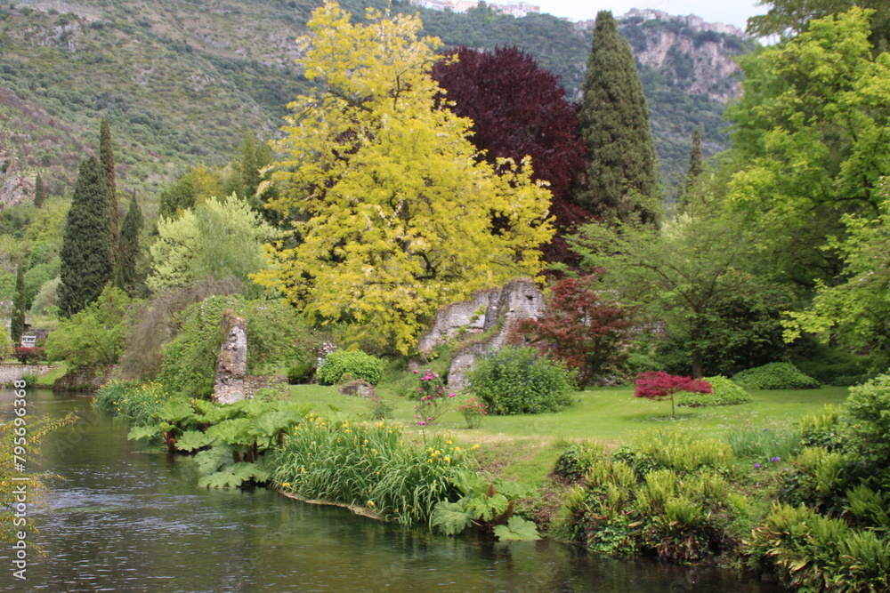Fototapeta premium GIARDINI DI NINFA
