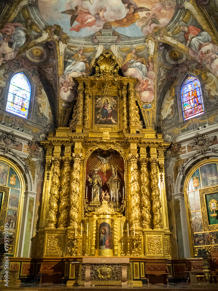 Fototapeta premium St Nicolas de Bari and St Peter Martir altar