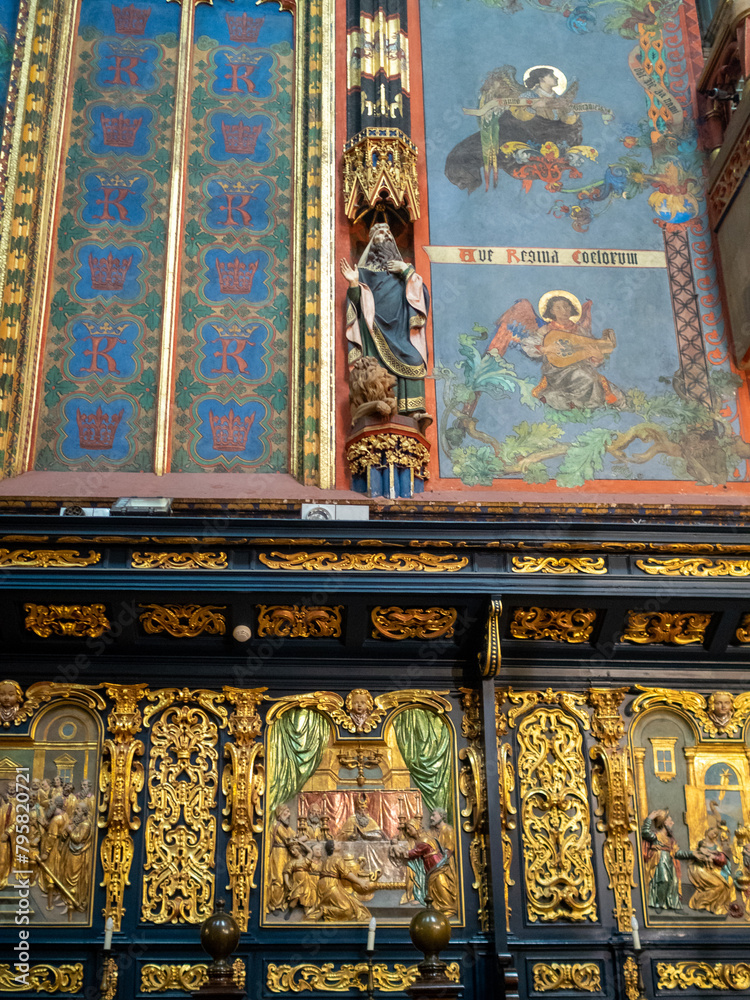 Φωτογραφία Colourful walls of the presbytery of St. Mary's Basilica, Krakow