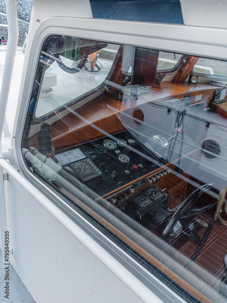 Obraz premium Boat Nijmegen dock Interior