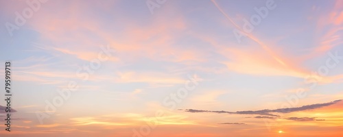 夕焼けの淡いオレンジと水色の爽やかな空 © sky studio