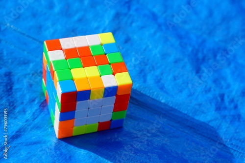 5×5の揃っていないルービックキューブ photo