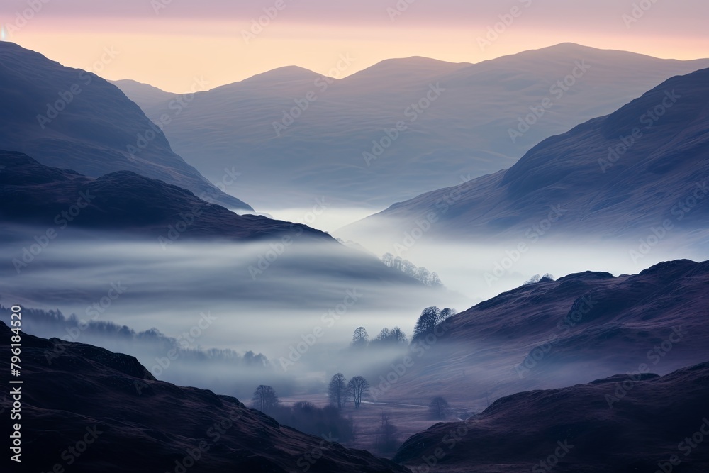 Obraz premium Misty Highland Gradient Dusk: Scottish Highlands Tones Mood