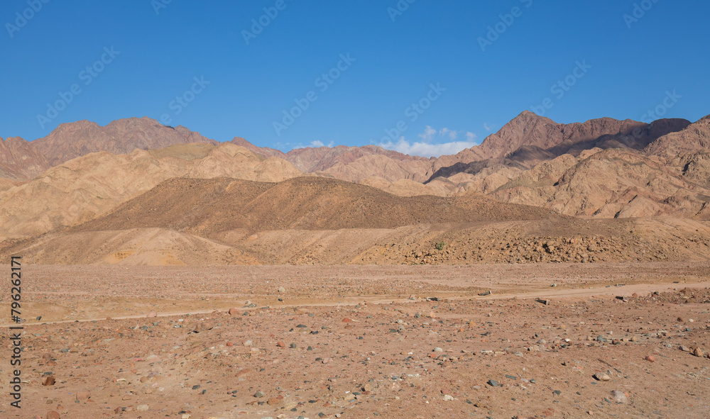 Naklejka premium View of desert mountain landscape