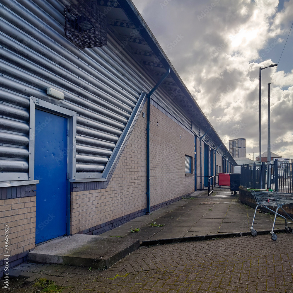 Naklejka premium Small work units in one building