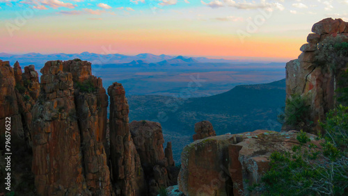 Canvas Print Dolomite columns, the Valley of Desolation and the Karoo plains at sunset from the Camdeboo National Park viewing point