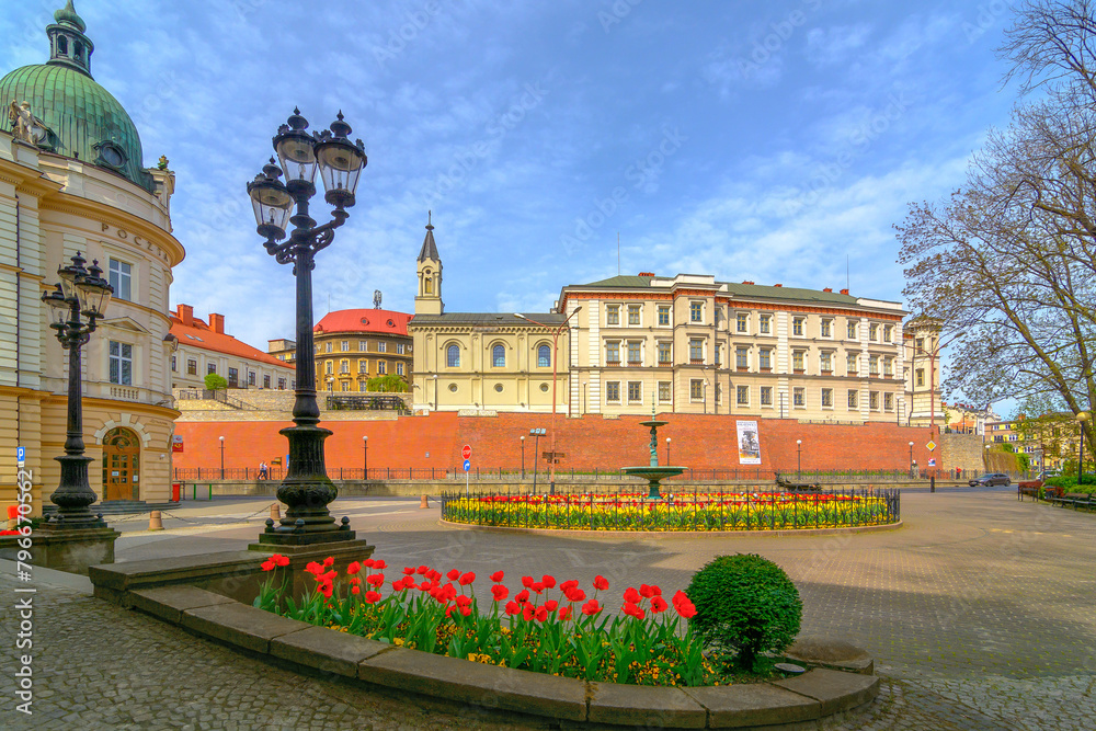 Fototapeta premium Bielsko-Biała architektura wiosna kwiaty