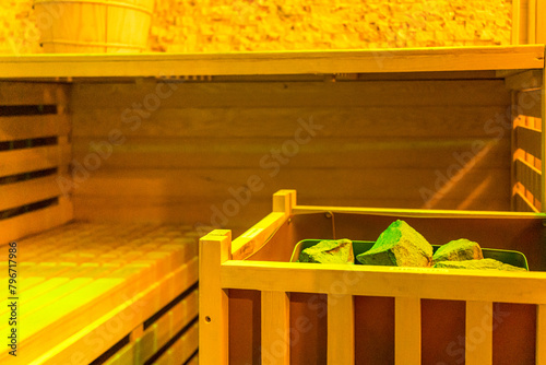 日本の東京にある人気の個室サウナの風景