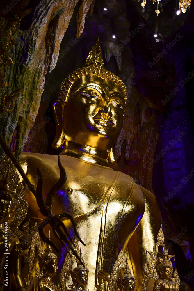 Obraz premium golden buddha statue