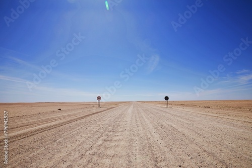 Panoramablick auf Wüstenlandschaft photo
