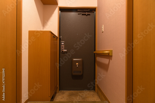 室内側から見た玄関