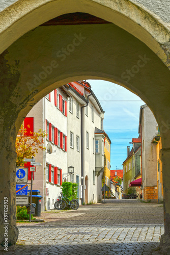 Blick durch das Espantor in die Altstadt von Isny im Allgäu (Baden-Württemberg) photo