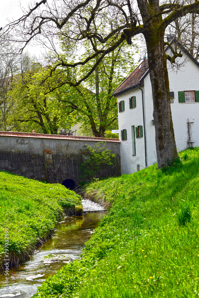 Unterer Grabenweg und Stadtmauer von Isny im Allgäu (Baden-Württemberg)