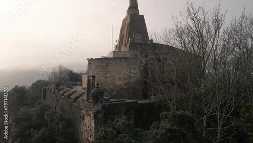 monument du sacré coeur et la baie de San Sebastian, espagne photo