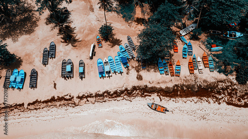 Hermoso puerto pesquero en la bahia y sus hermosos colores 