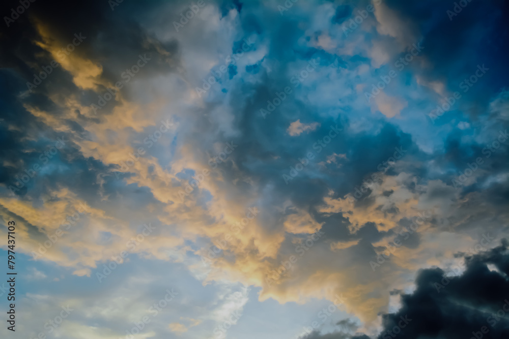 Fototapeta premium colorful sky at sunset background