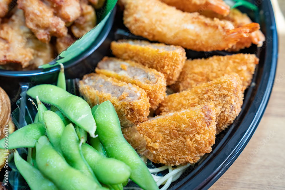 様々な料理が盛り付けられたオードブルの写真。パーティーのイメージ。 様々な料理が盛り付けられたオードブルの写真。パーティーのイメージ。
