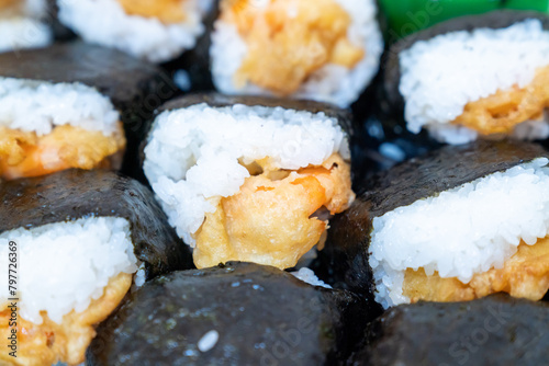 おいしそうな天むすの写真。名古屋めしのイメージ。