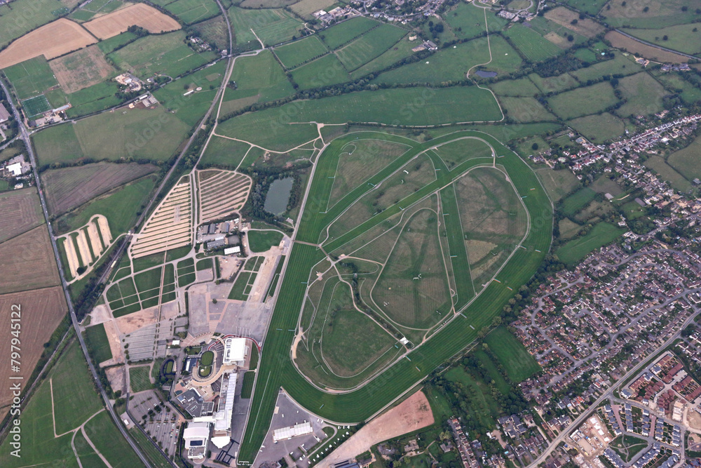 Obraz premium Aerial view of Cheltenham town and racecourse