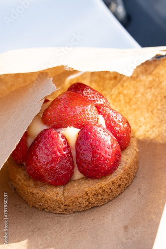 Strawberry shortcake with custard and shortbread base