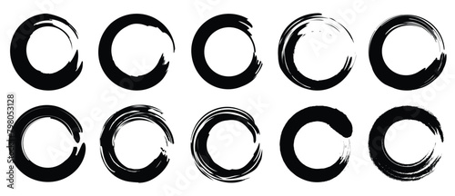Set different circle brush strokes, hand drawn paint brush circle logo frame – for stock