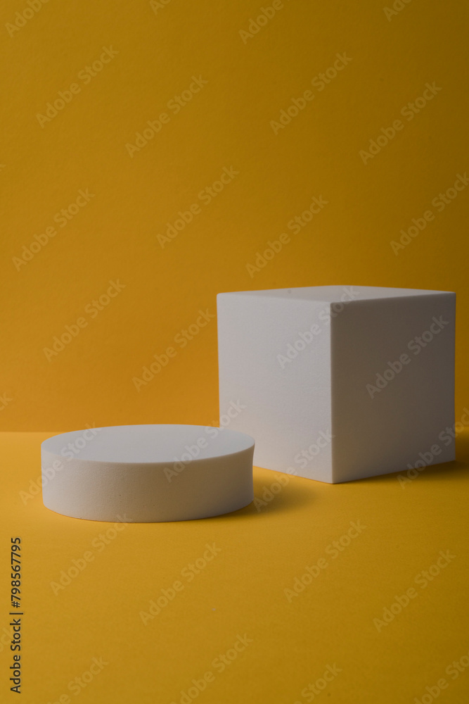 stand 3d geometric shape