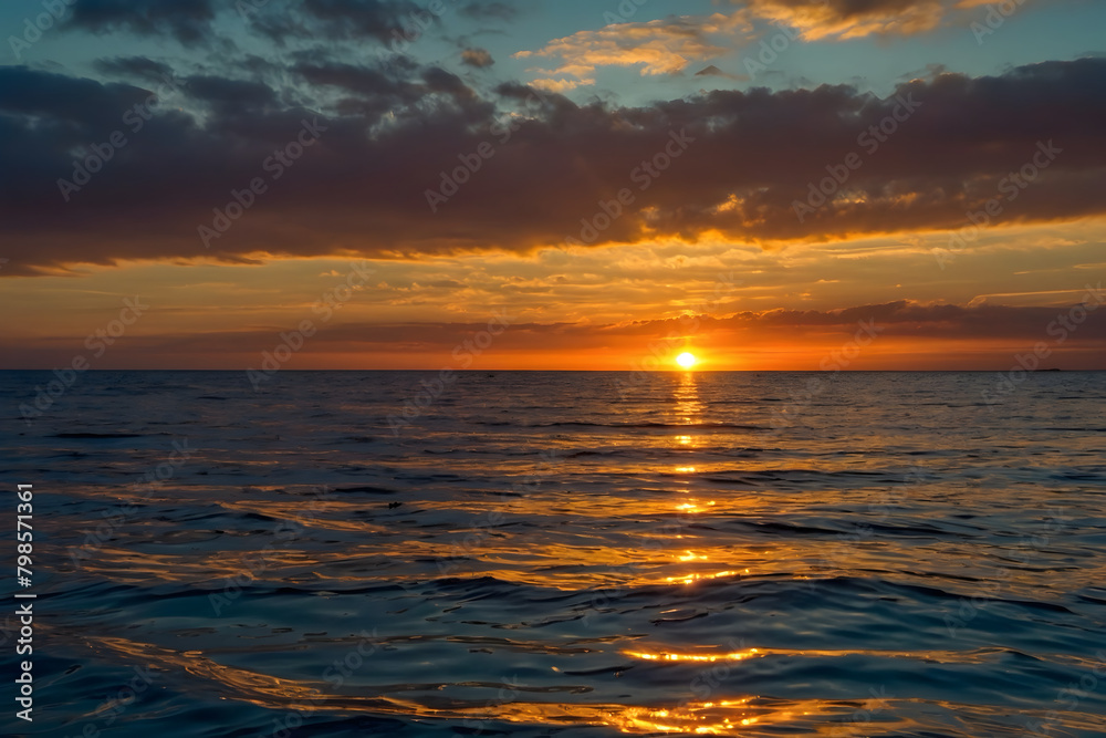 Fototapeta premium A beautiful sunset at the horizon