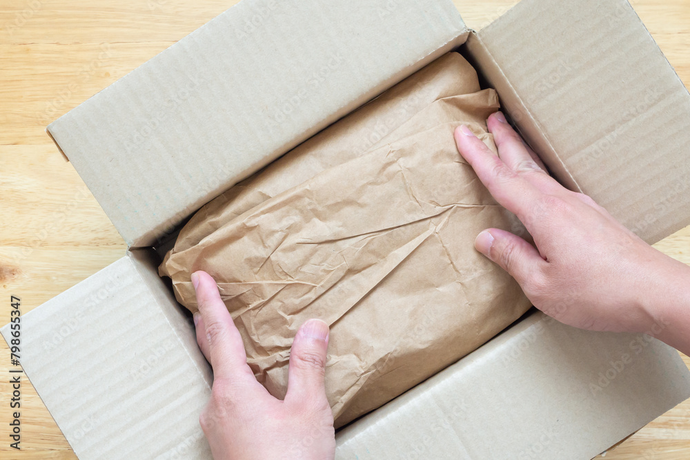 Eco friendly brown paper honeycomb wrap for product packaging parcel carton box Eco friendly brown paper honeycomb wrap for product packaging parcel carton box