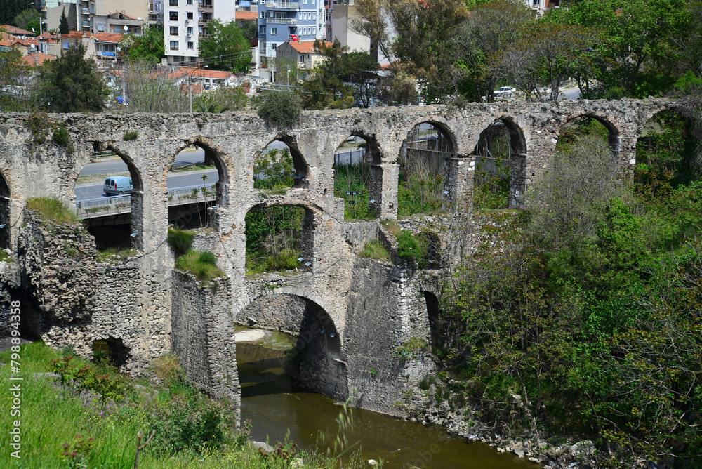 Fototapeta premium Located in Izmir, Turkey, the Kizilcullu Aqueducts were built by the Romans.