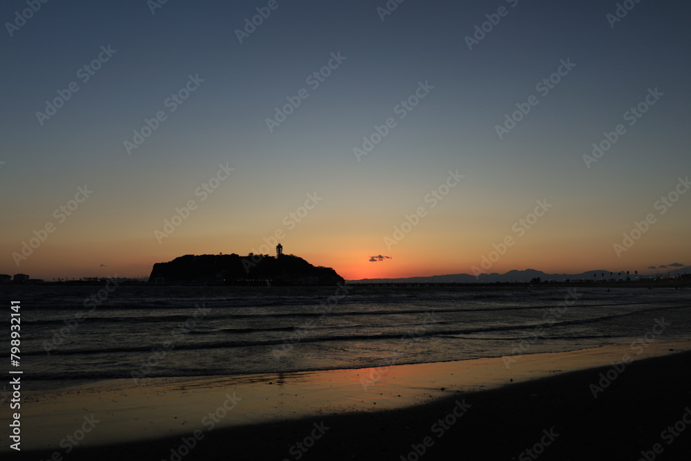 夕陽の江ノ島と周辺の風景　夕景