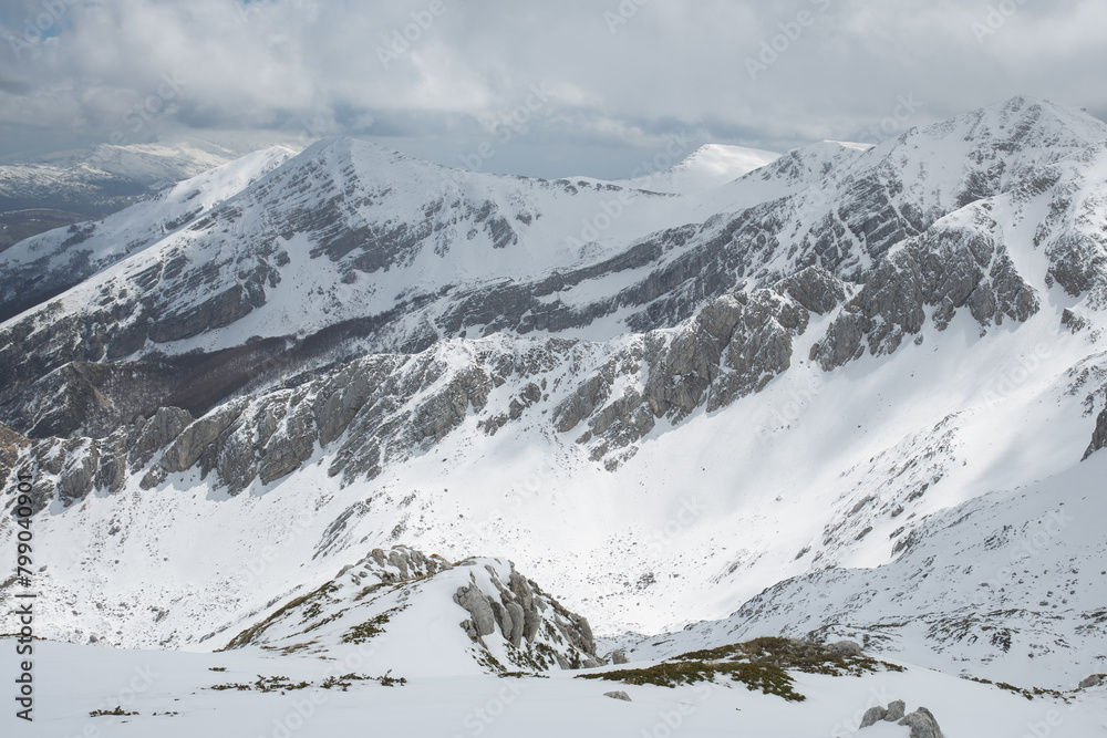 Obraz premium A beautiful landscape in the Natural reserve of Sirente-Velino mountains, Abruzzo region, Italy